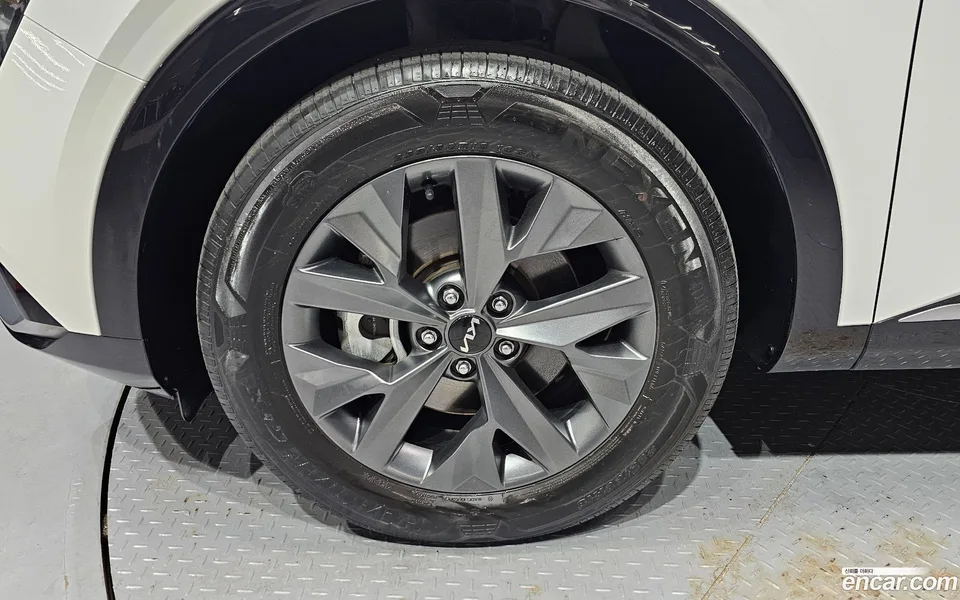 Kia Sportage 1.6 2WD 2023 — миниатюра 5