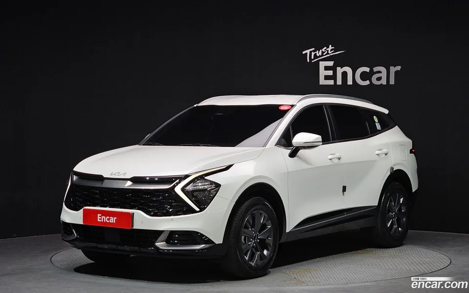 Kia Sportage 1.6 2WD 2023 — фото 1, купить с доставкой в Москву