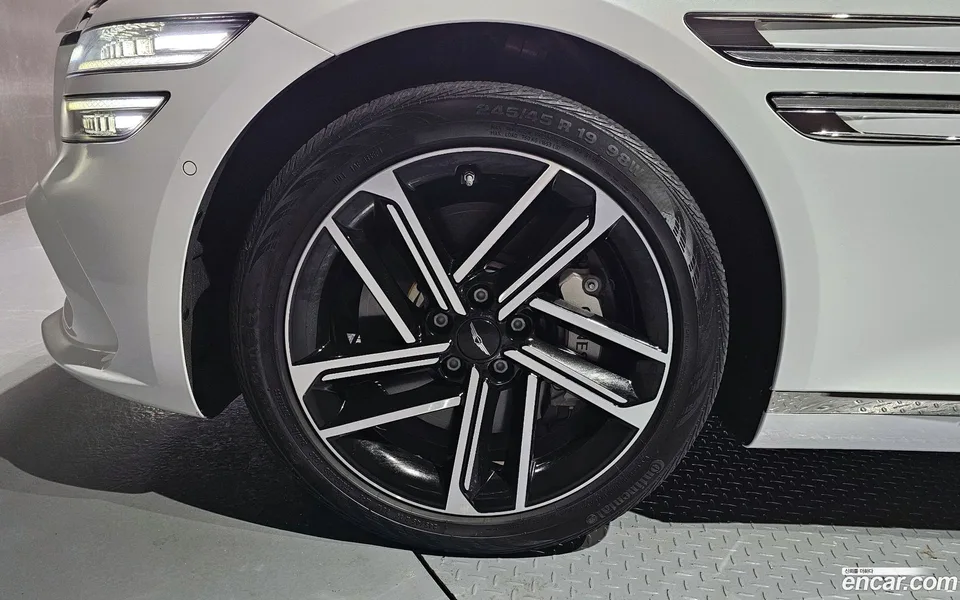 Genesis G80 2.5 AWD 2024 — миниатюра 5