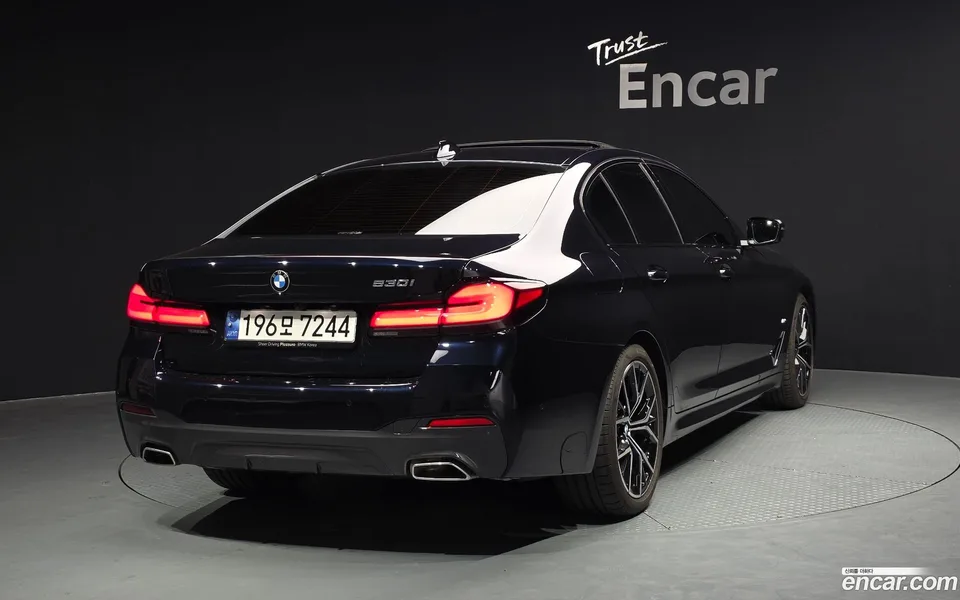 BMW 5 Series 530i M 2023 — миниатюра 2