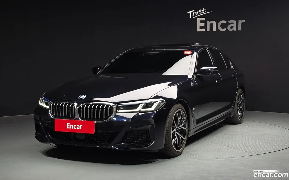 BMW 5 Series 530i M 2023 — фото 1, купить с доставкой в Москву