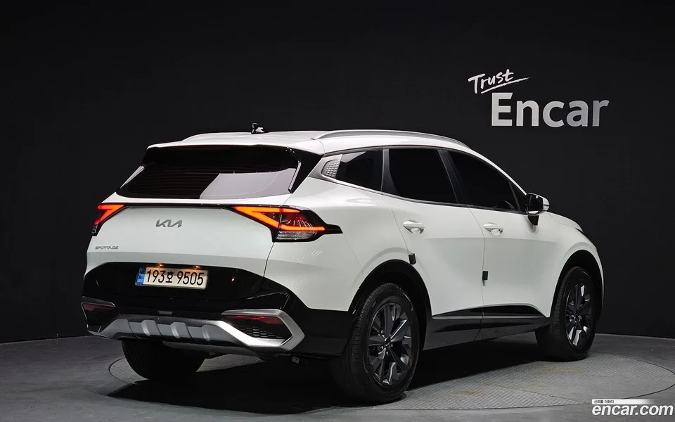 Kia Sportage 1.6 2WD 2023 — миниатюра 2