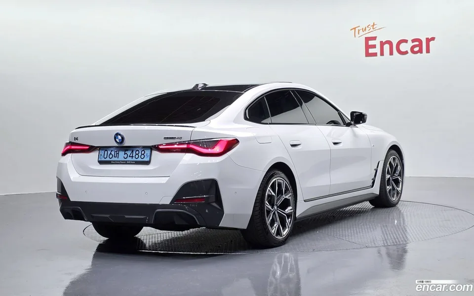 BMW i4 eDrive40 M 2023 — миниатюра 2