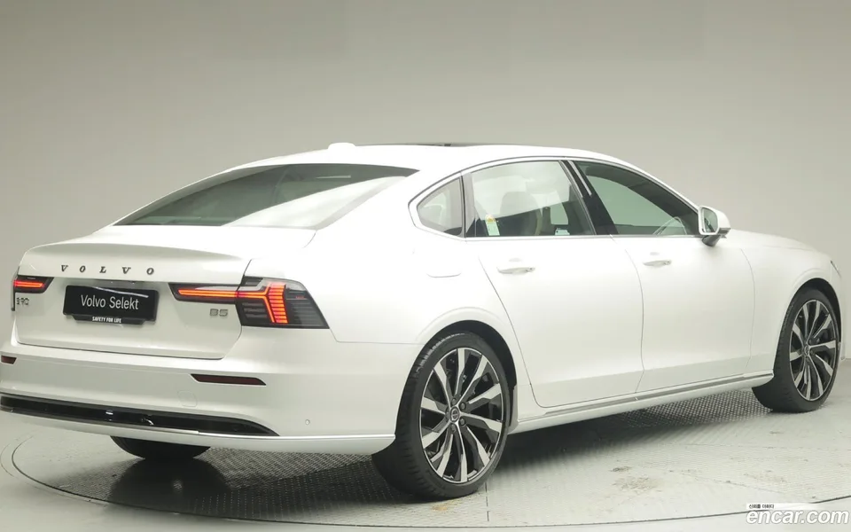 Volvo S90 B5 2025 — миниатюра 4
