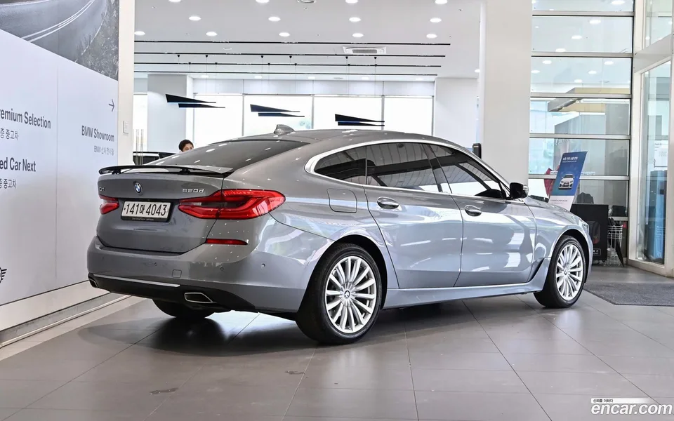 BMW 6 Series GT 620d 2023 — миниатюра 2