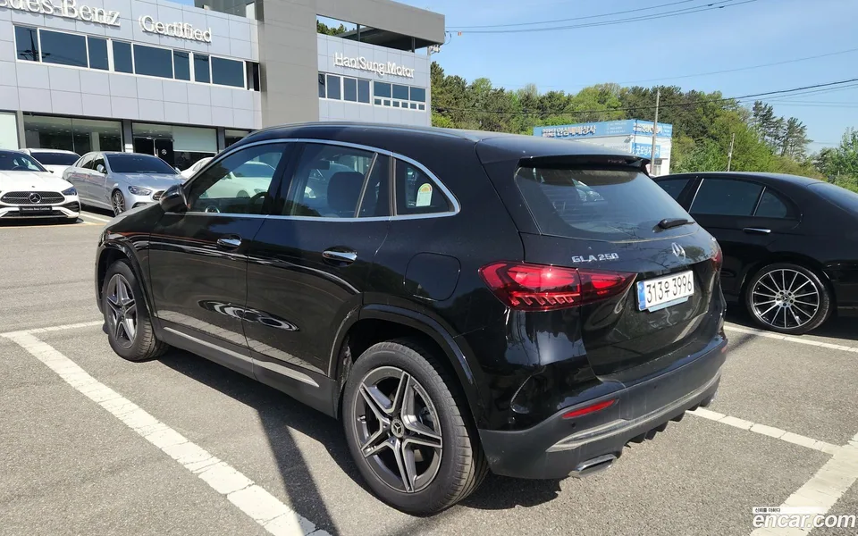 Mercedes-Benz GLA-Class GLA250 4MATIC 2025 — миниатюра 3