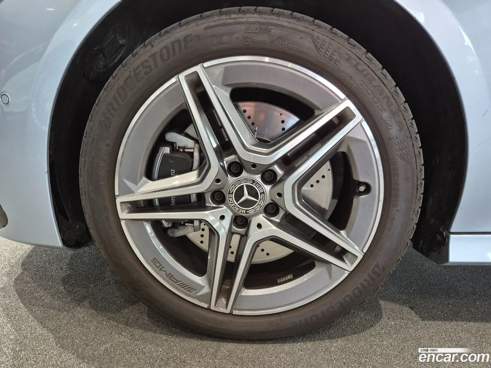 Mercedes-Benz CLA-Class CLA250 4MATIC 2025 — миниатюра 5