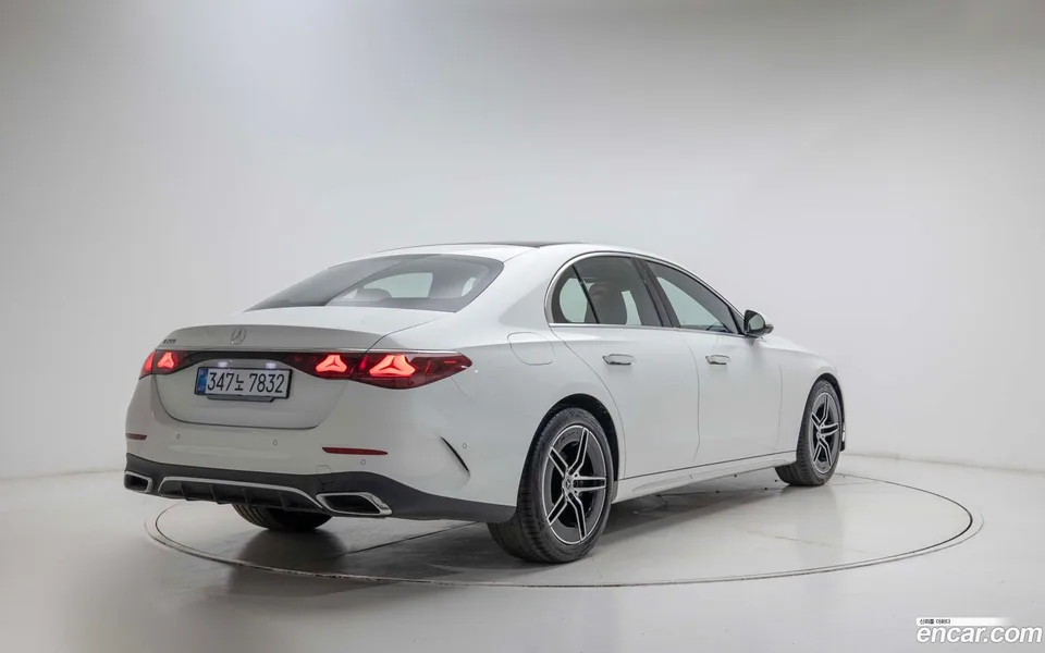 Mercedes-Benz E-Class E200 AMG Line 2025 — миниатюра 2