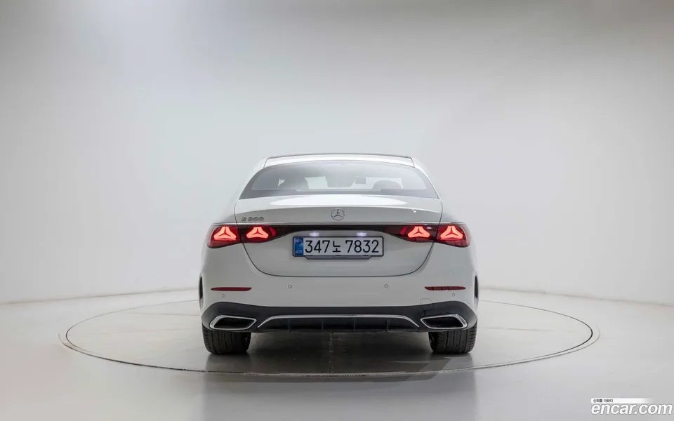 Mercedes-Benz E-Class E200 AMG Line 2025 — миниатюра 4