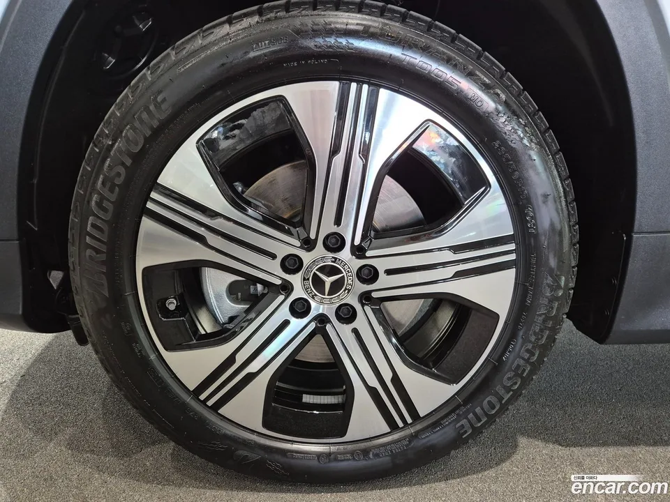 Mercedes-Benz EQB EQB300 4MATIC 2025 — миниатюра 5