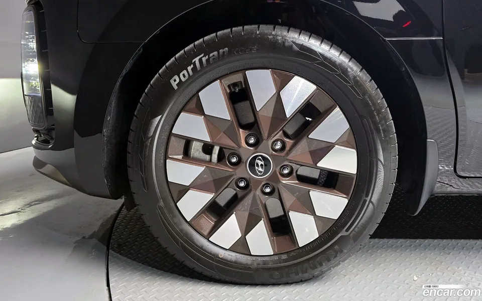 Hyundai Staria 4WD 9 2022 — миниатюра 5