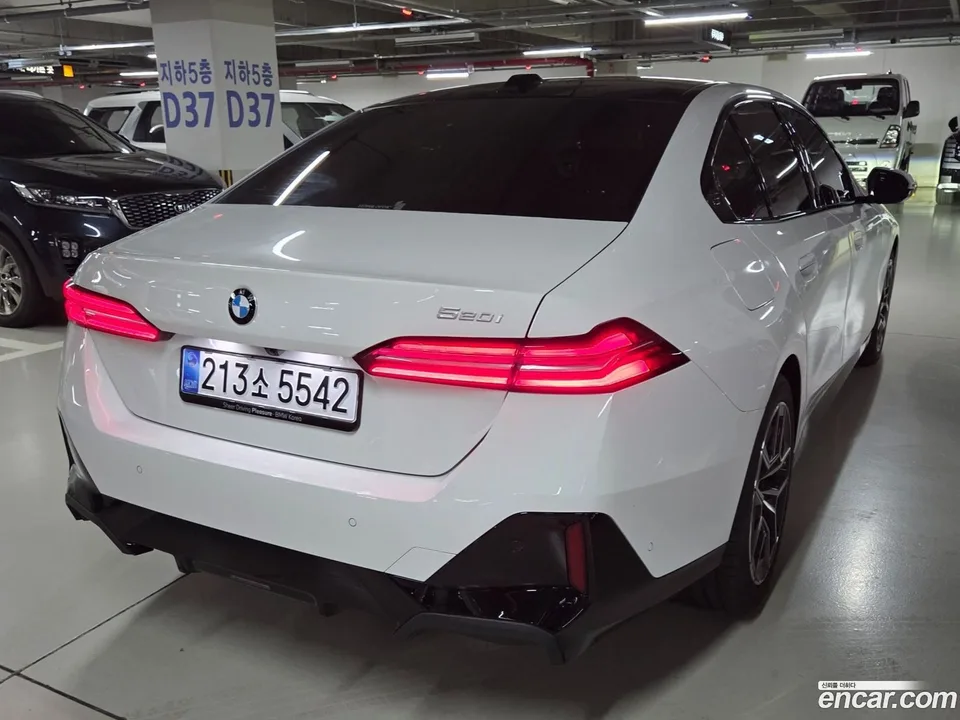 BMW 5 Series 520i M 2025 — миниатюра 2