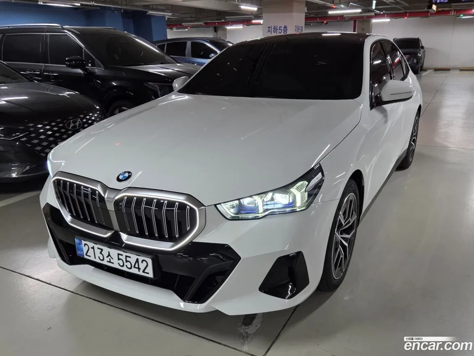BMW 5 Series 520i M 2025 — миниатюра 3
