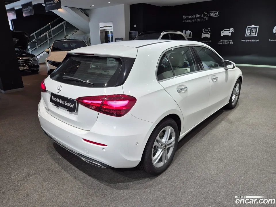 Mercedes-Benz A-Class A220 2025 — миниатюра 2