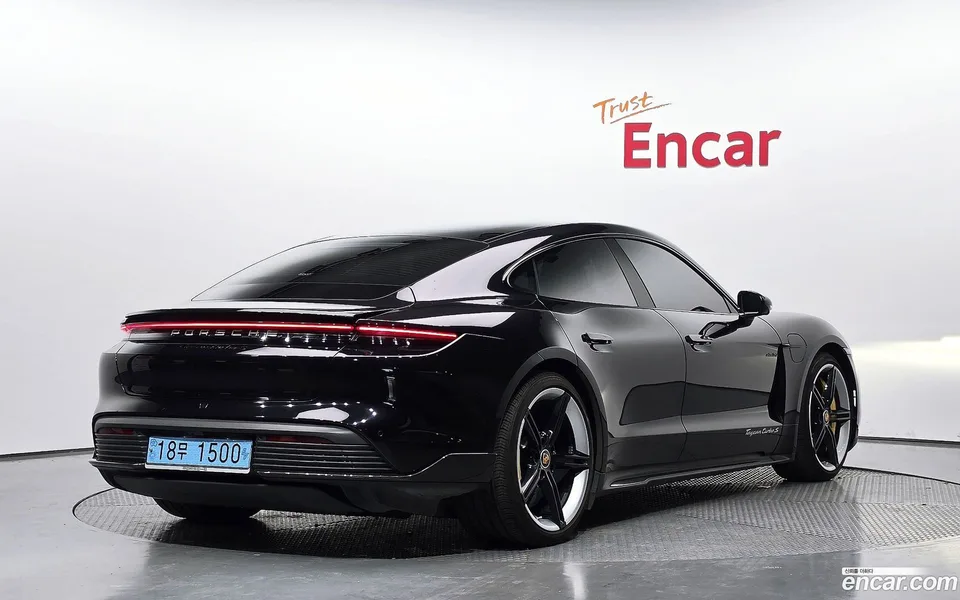Porsche Taycan S 2023 — миниатюра 2