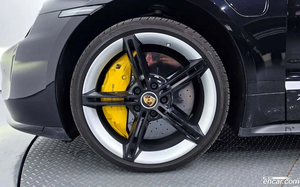 Porsche Taycan S 2023 — миниатюра 5
