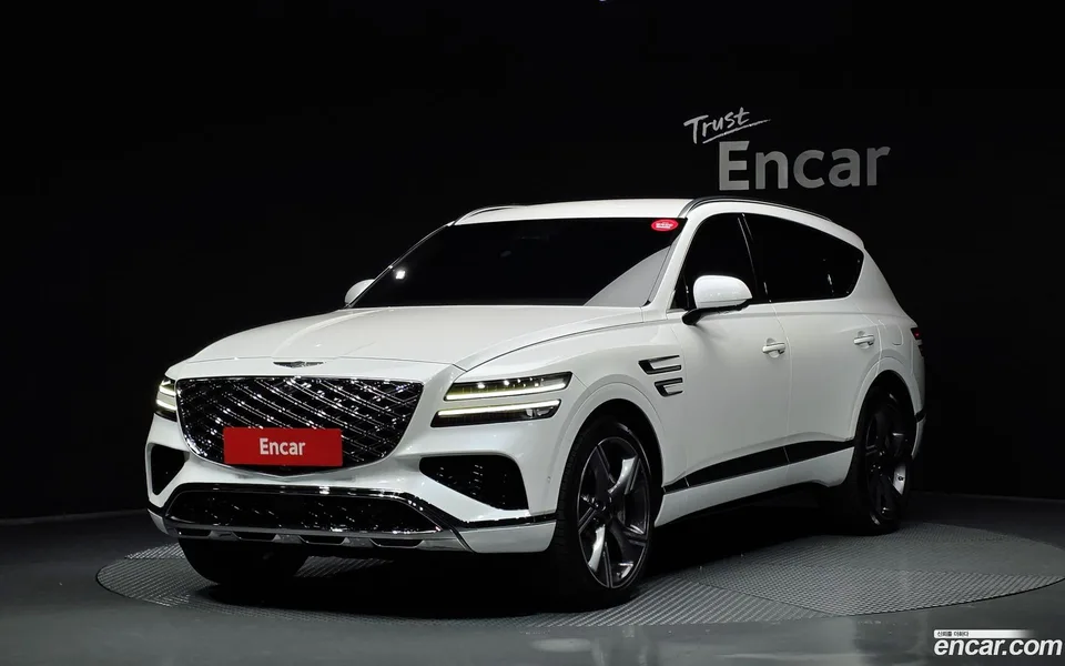 Genesis GV80 2.5T 2WD 2024 — фото 1, купить с доставкой в Москву