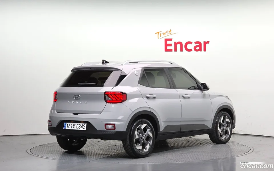 Hyundai Venue 1.6 2024 — миниатюра 2