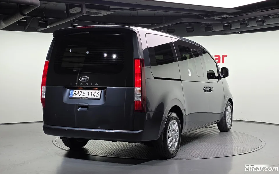 Hyundai Staria 5 2022 — миниатюра 2
