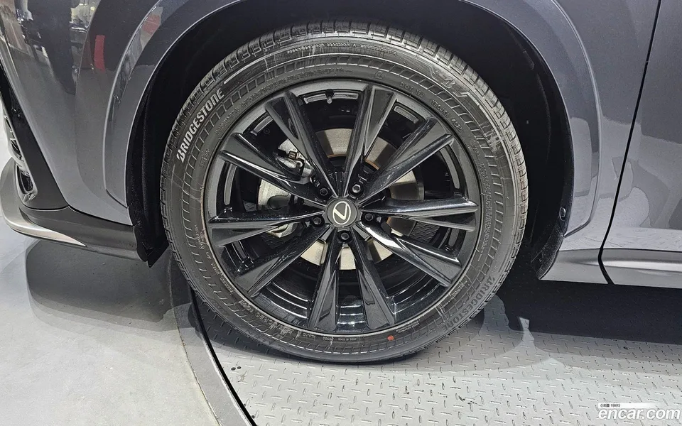 Lexus NX 450h+ F-Sport 2026 — миниатюра 5