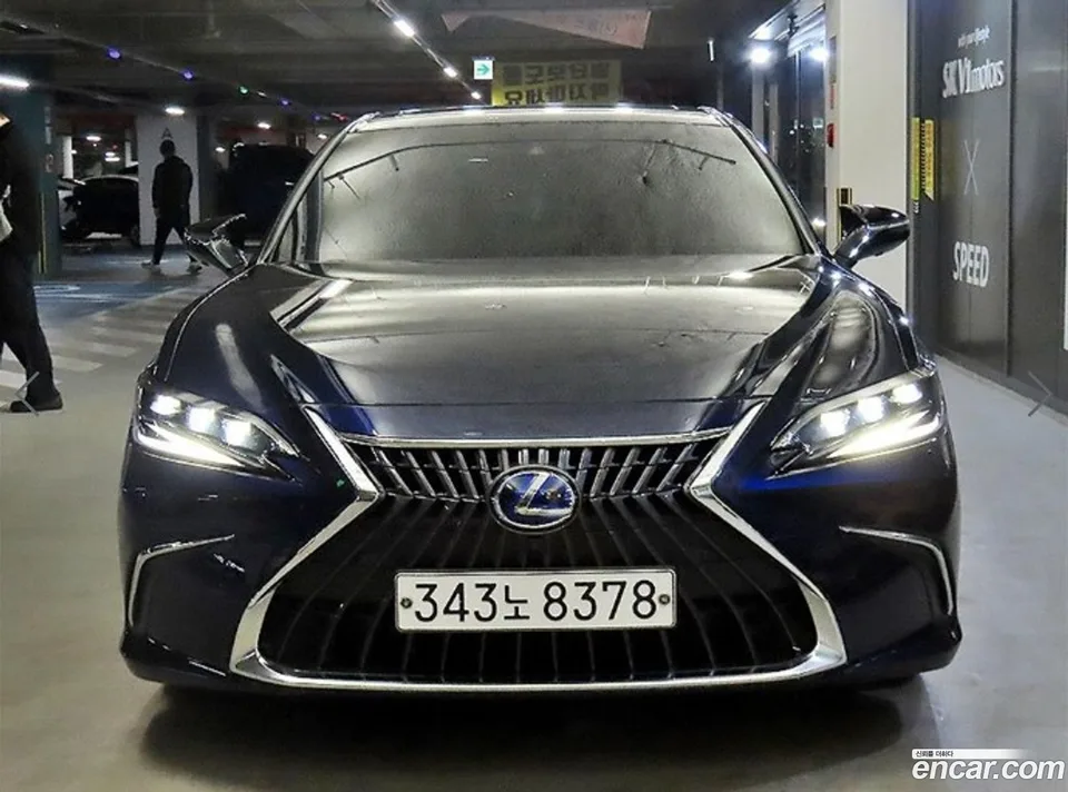 Lexus ES 300h 2022 — миниатюра 2