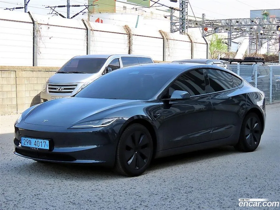 Tesla Model 3 RWD 2025 — миниатюра 2