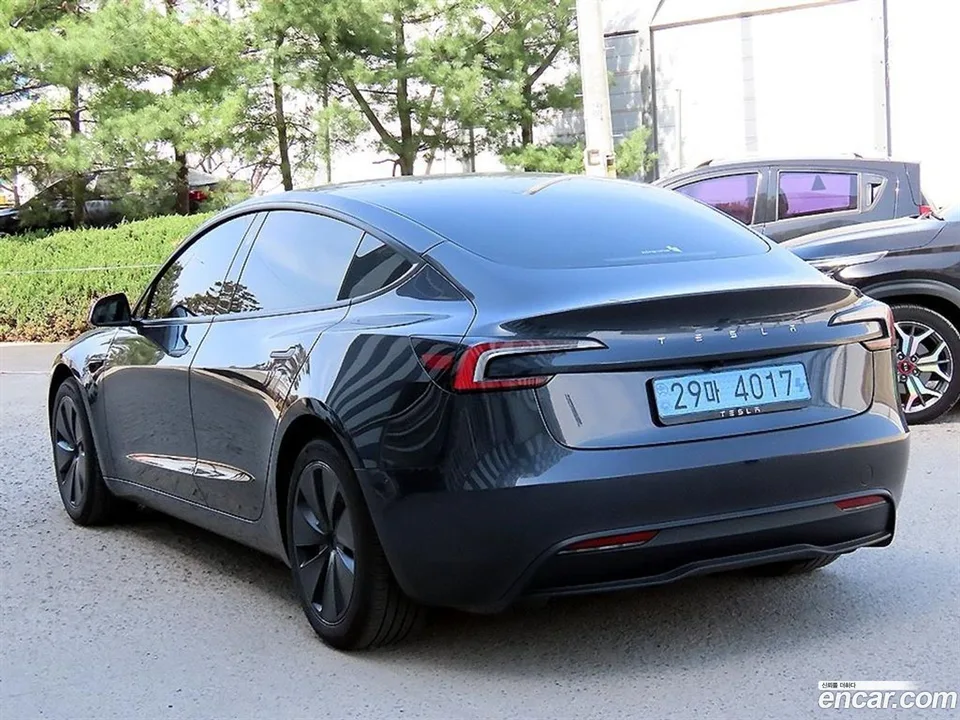 Tesla Model 3 RWD 2025 — миниатюра 3