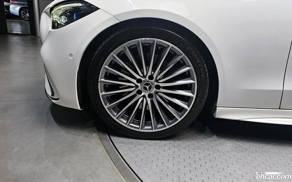 Mercedes-Benz C-Class C300 4MATIC AMG Line 2023 — миниатюра 5