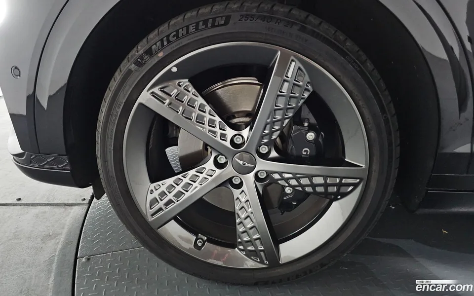 Genesis GV70 2.5T 2WD 2024 — миниатюра 5