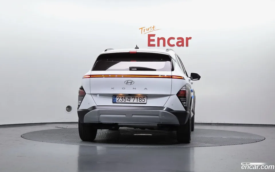 Hyundai Kona Hybrid 2023 — миниатюра 3