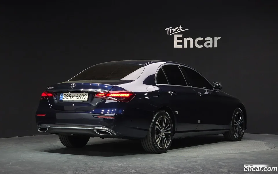 Mercedes-Benz E-Class E250 2022 — миниатюра 2