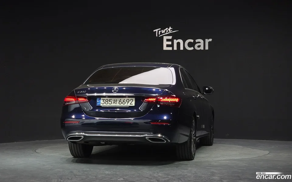 Mercedes-Benz E-Class E250 2022 — миниатюра 4