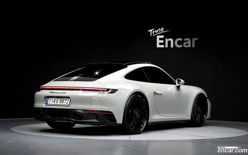 Porsche 911 (992) GTS 2023 — миниатюра 2