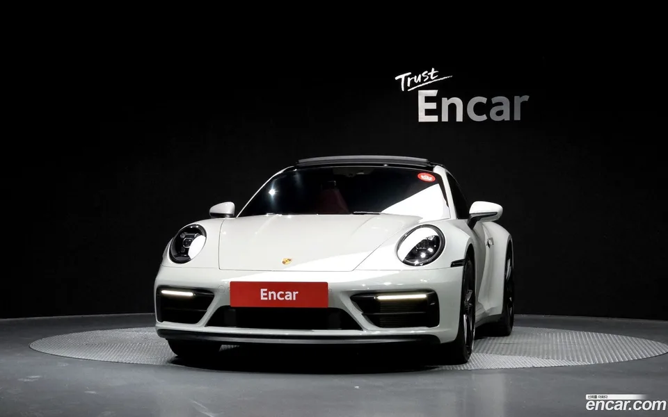 Porsche 911 (992) GTS 2023 — миниатюра 3