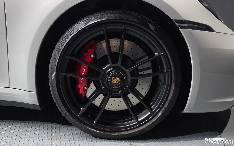 Porsche 911 (992) GTS 2023 — миниатюра 5