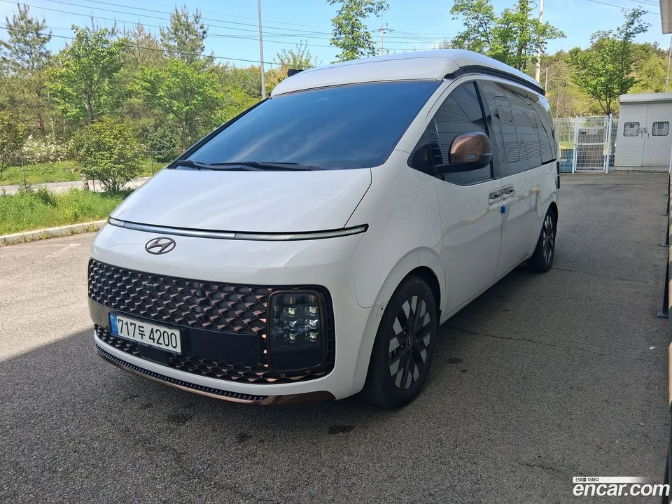 Hyundai Staria 4WD 2022 — фото 1, купить с доставкой в Москву