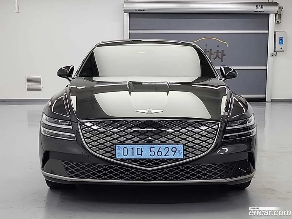 Genesis Electrified G80 e-AWD 2023 — миниатюра 2