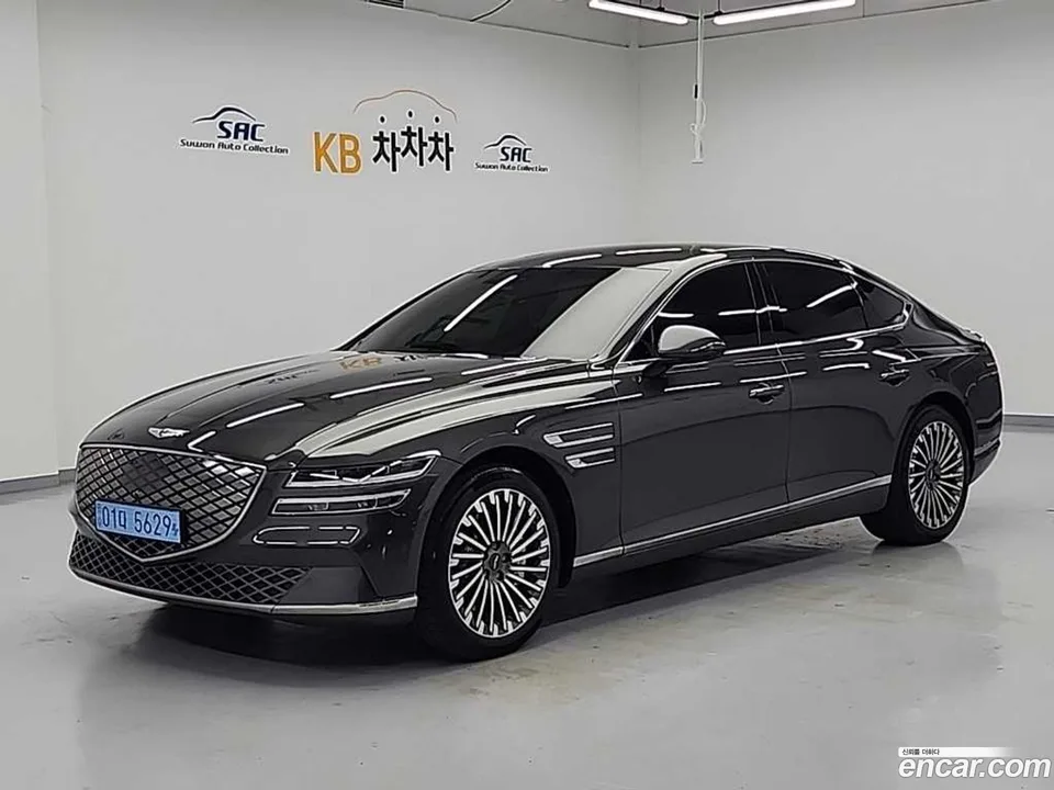 Genesis Electrified G80 e-AWD 2023 — фото 1, купить с доставкой в Москву