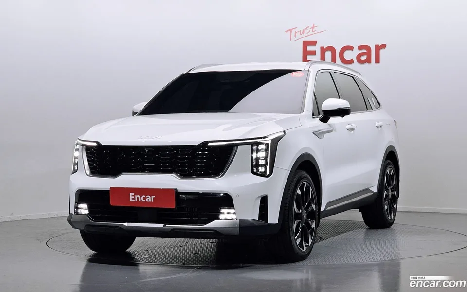 Kia Sorento 2.5T 2WD 2024 — фото 1, купить с доставкой в Москву