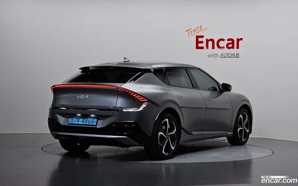 Kia EV6 2022 — миниатюра 2
