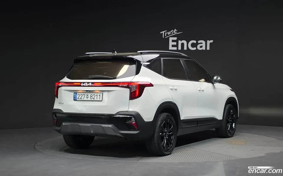 Kia Seltos 2.0 2WD 2023 — миниатюра 2