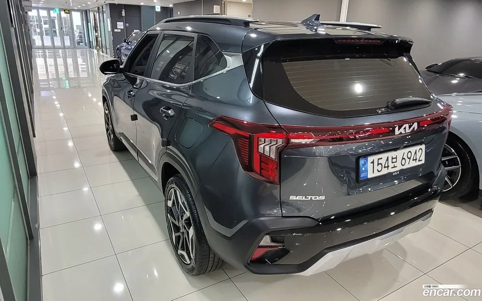 Kia Seltos 2.0 2WD 2022 — миниатюра 2