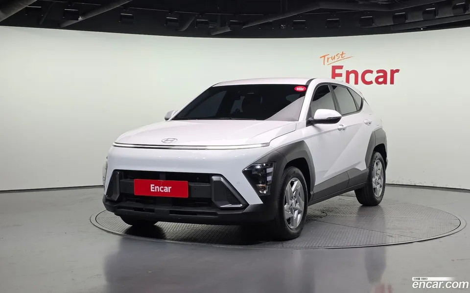 Hyundai Kona 1.6 2WD 2023 — фото 1, купить с доставкой в Москву