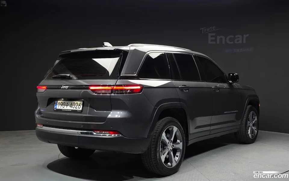 Jeep Grand Cherokee 4xe 2023 — миниатюра 2