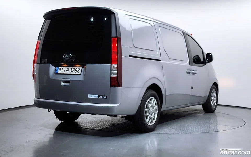 Hyundai Staria 3 2024 — миниатюра 2