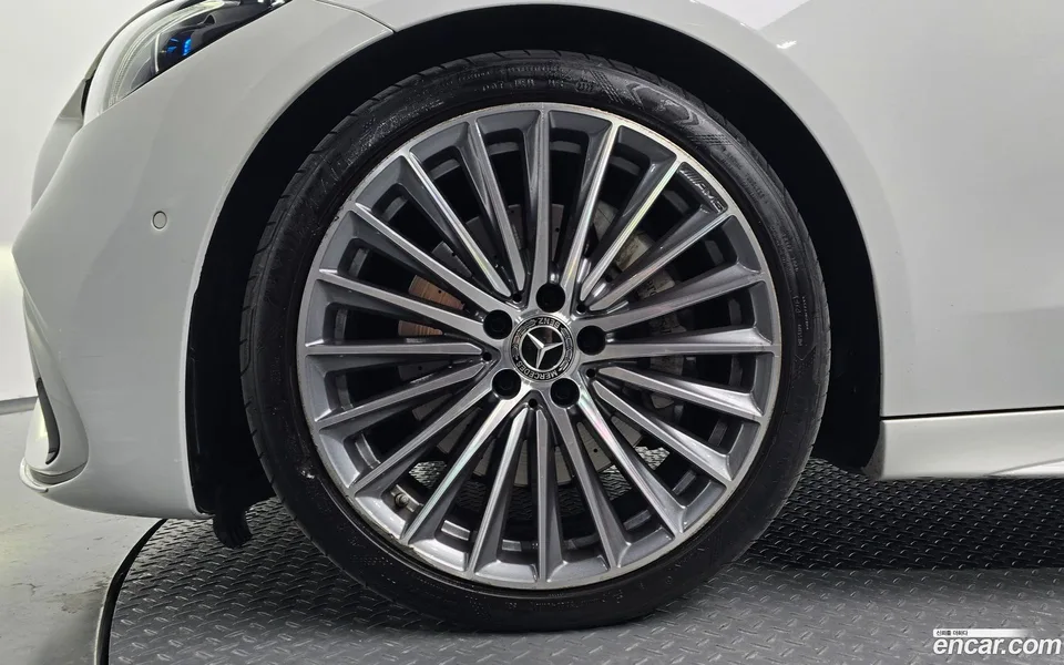 Mercedes-Benz C-Class C300 4MATIC AMG Line 2023 — миниатюра 5