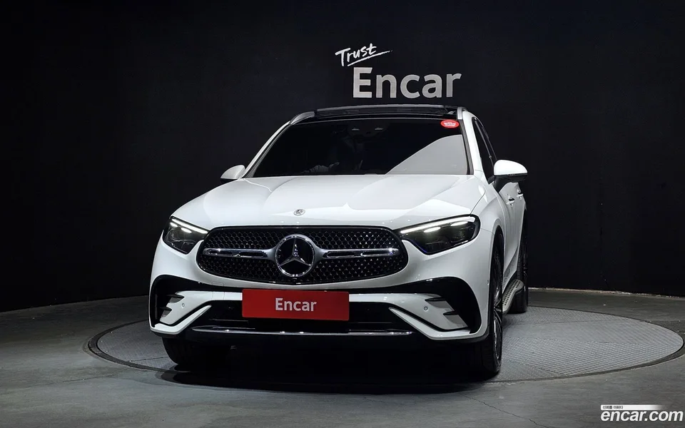 Mercedes-Benz GLC-Class GLC300 4MATIC AMG Line 2024 — миниатюра 3