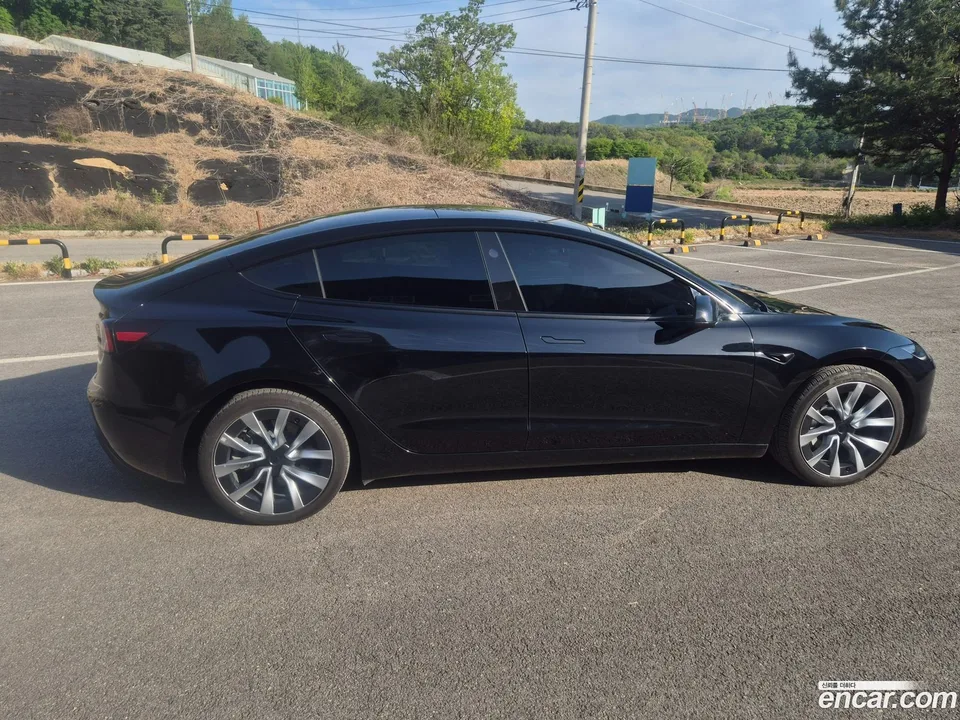 Tesla Model 3 RWD 2024 — миниатюра 5
