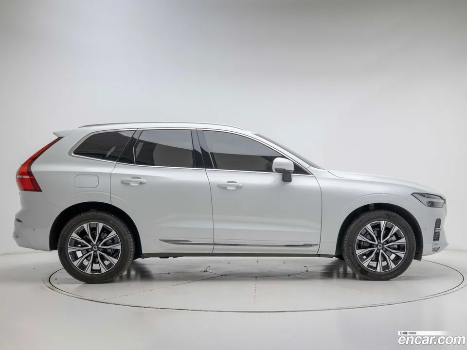 Volvo XC60 B5 2023 — миниатюра 3