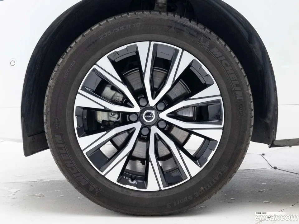 Volvo XC60 B5 2023 — миниатюра 5